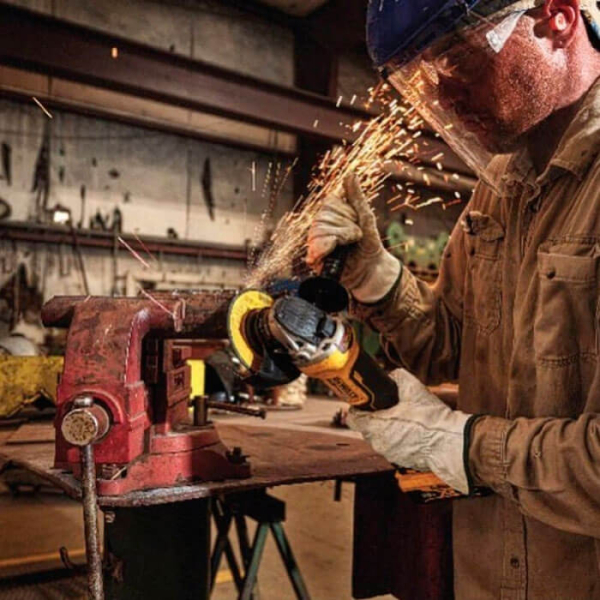 Набір із шести безщіткових інструментів DeWALT DCK623P3