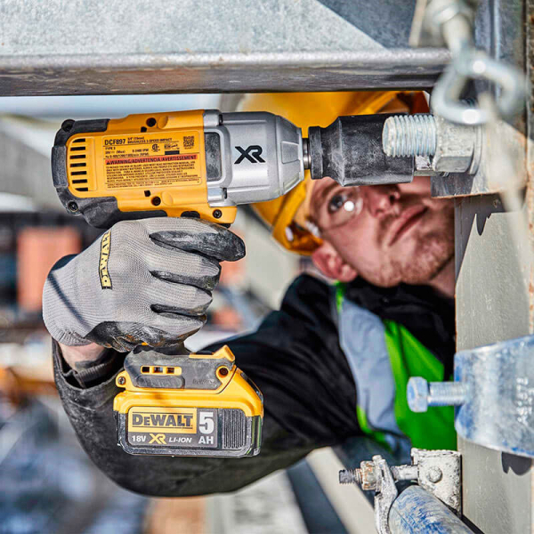 Акумуляторний гайковерт DeWALT DCF897NT, каркас в кейсі