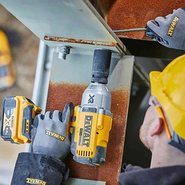 Акумуляторний гайковерт DeWALT DCF897NT, каркас в кейсі