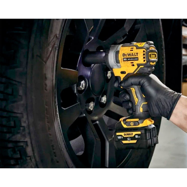 Аккумуляторный гайковерт DeWALT DCF903P1, 1x12 В Li-Ion XR 5.0 Ah, з/у, в кейсе TSTAK