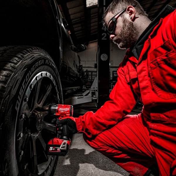 Акумуляторний гайковерт Milwaukee M18 FMTIW2F12-0X, каркас в кейсі