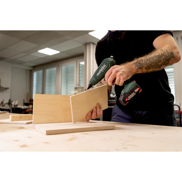 Акумуляторний клейовий пістолет Metabo HK 18 LTX 20, каркас