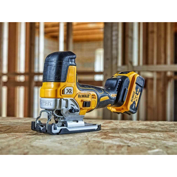 Аккумуляторный лобзик DeWalt DCS335P2, 2x5.0Ah, з/у, кейс