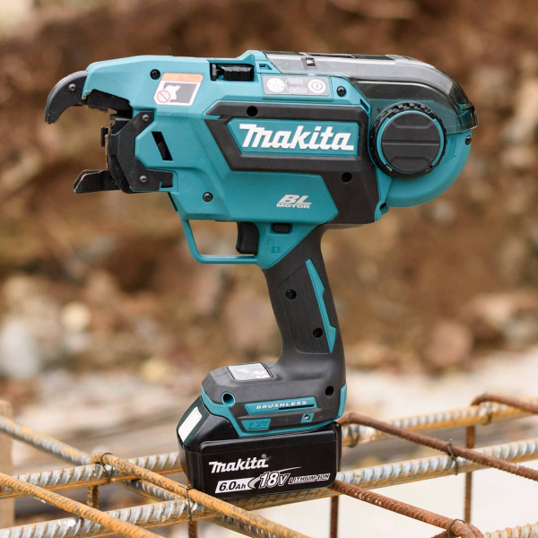 Акумуляторний пістолет для в'язки арматури Makita DTR180ZK з дротом, каркас