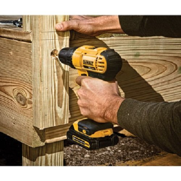 Аккумуляторный шуруповерт DeWalt DCD771D2, 2x2.0Ah, з/у, в кейсе
