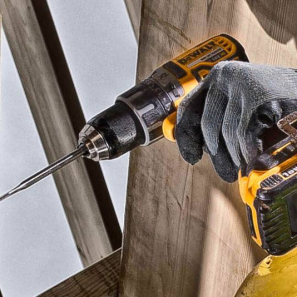 Аккумуляторный шуруповерт DeWalt DCD791NT, каркас, в кейсе
