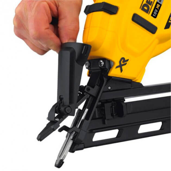 Аккумуляторный гвоздозабивной пистолет DeWALT DCN650N, каркас