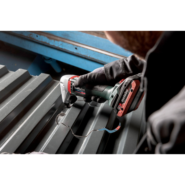 Аккумуляторные вырубные ножницы Metabo NIV 18 LTX BL 1.6, каркас