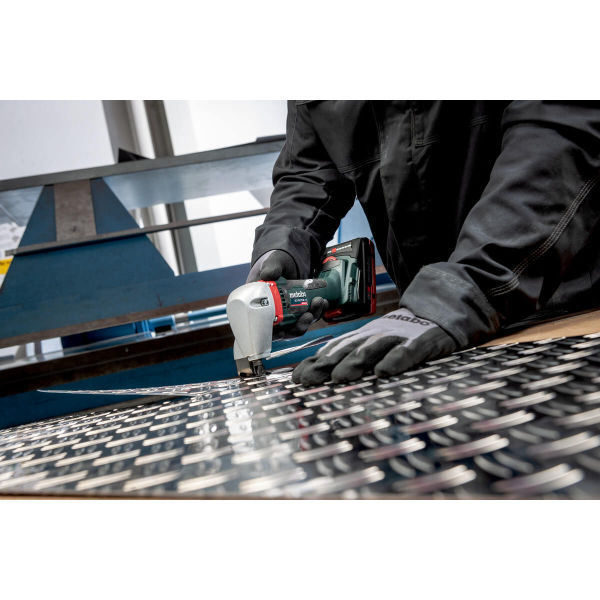 Акумуляторні листові ножиці Metabo SCV 18 LTX BL 1.6, каркас