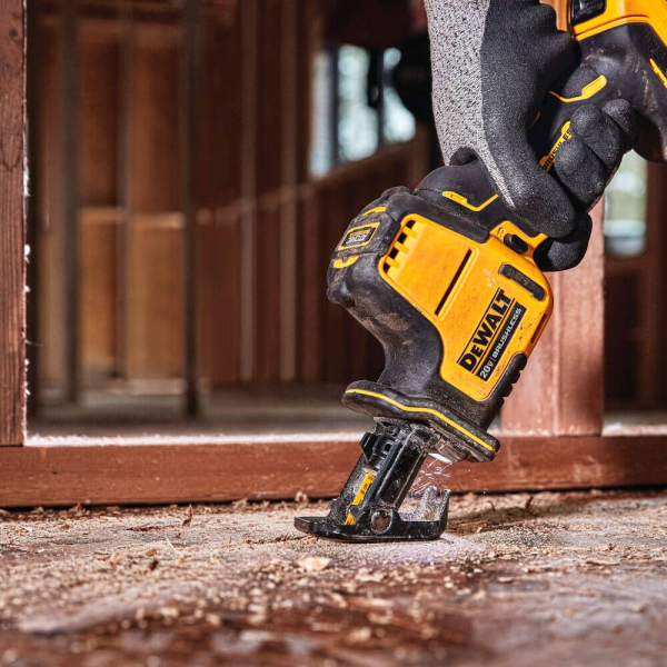 Акумуляторна шабельна пила Dewalt DCS369N, каркас