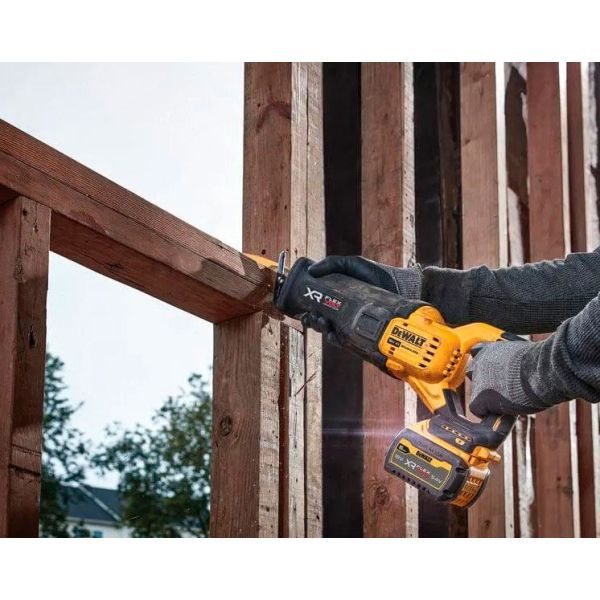 Акумуляторна шабельна пила Dewalt DCS386T1, 1x6.0Ah, з/п, кейс