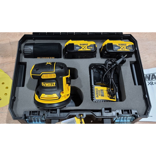 Акумуляторна ексцентрикова шліфмашина DeWalt DCW210P2, 2x5.0Ah, з/п, в кейсі