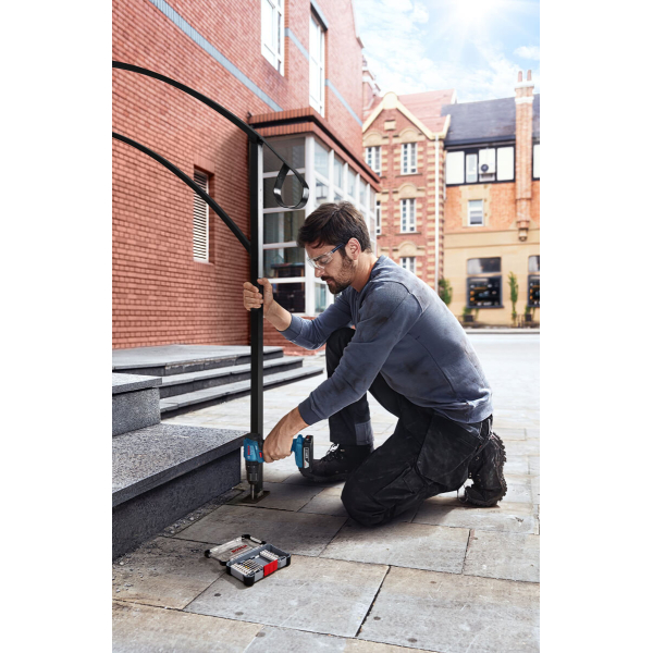 Акумуляторний ударний шуруповерт Bosch GSB 185-LI Professional, 2x2.0Ah, з/п, в кейсі