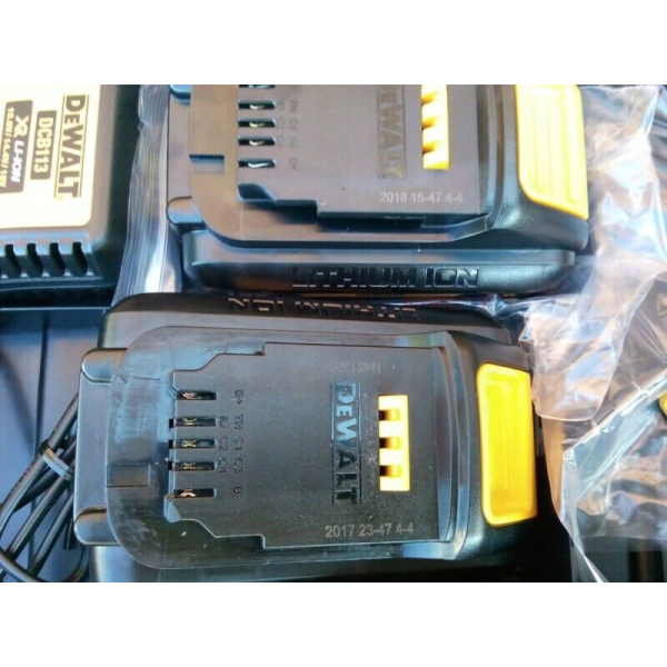 Аккумуляторный шуруповерт DeWalt DCD777L2T, 2x3.0Ah, з/у, у кейсі TSTAK
