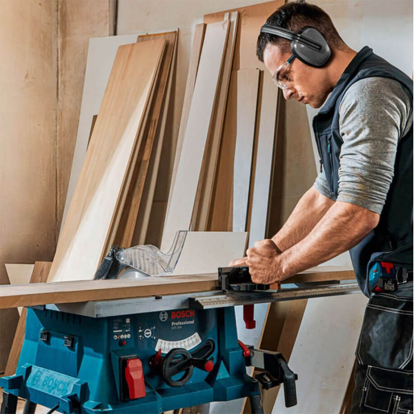 Розпилювальний стіл Bosch Professional GTS 254