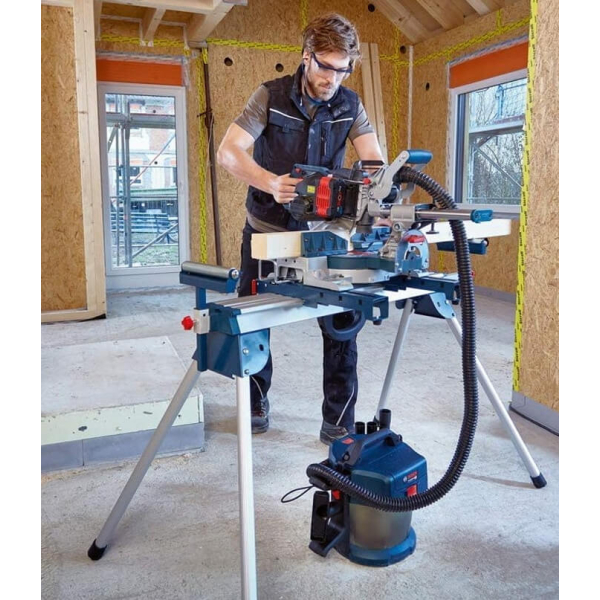 Акумуляторна торцювальна пила Bosch Professional GCM 18V-216, 1xProCore18V 8.0Ah, пиляльним диском по дереву, пилозбірником