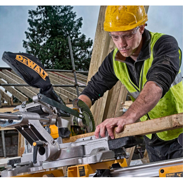 Акумуляторна торцювальна пила DeWALT DCS365N, каркас