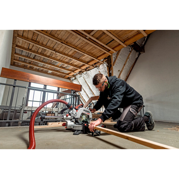 Акумуляторна торцювальна пила Metabo KGS 18 LTX BL 216, 2x8.0Ah, з/п