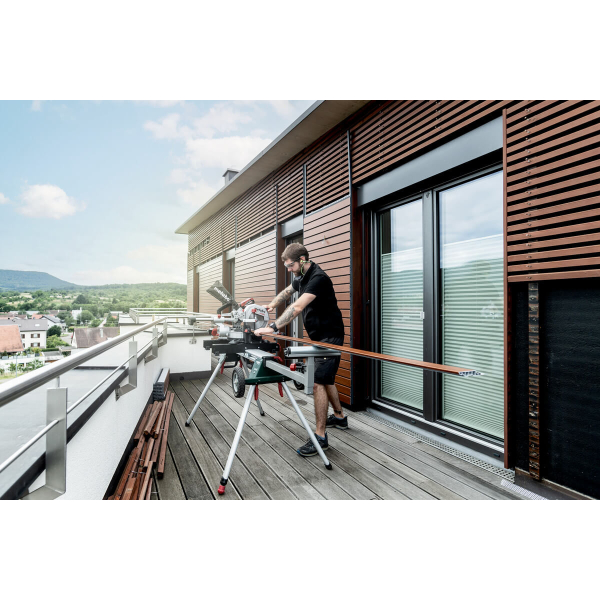 Акумуляторна торцювальна пила Metabo KGS 18 LTX BL 216, 2x8.0Ah, з/п