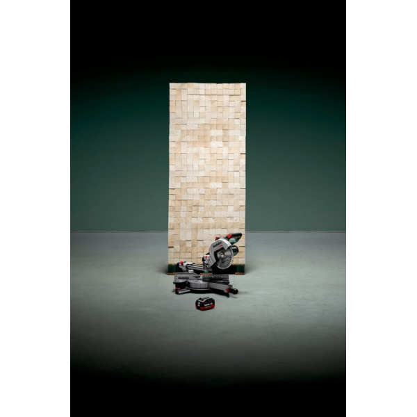 Акумуляторна торцювальна пила Metabo KGS 18 LTX BL 216, 2x8.0Ah, з/п