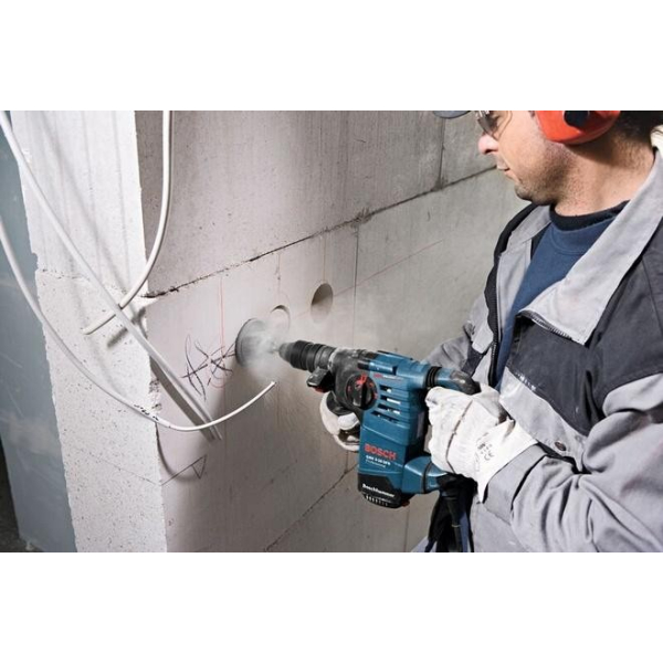 Перфоратор Bosch GBH 3-28 DFR, кейс