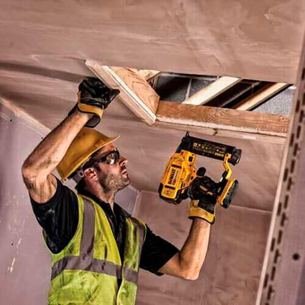 Аккумуляторный гвоздезабивной пистолет DeWALT DCN680N, каркас