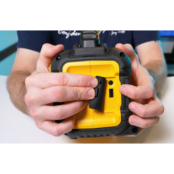Аккумуляторная портативная Bluetooth колонка DeWalt DCR011, каркас