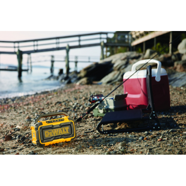 Аккумуляторная портативная Bluetooth колонка DeWalt DCR011, каркас