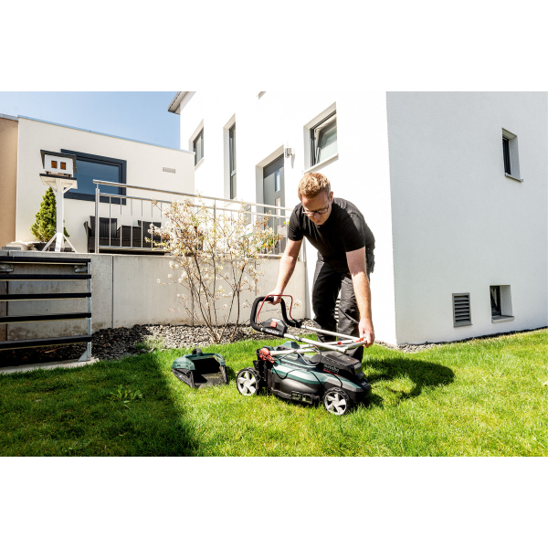 Акумуляторна газонокосарка Metabo RM 36-18 LTX BL 36, 2x5.2Ah, 2xASC 55