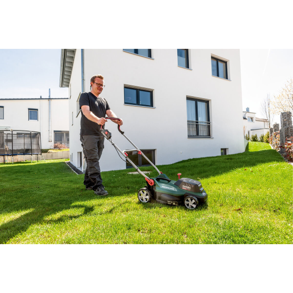 Акумуляторна газонокосарка Metabo RM 36-18 LTX BL 36, 2x5.2Ah, 2xASC 55
