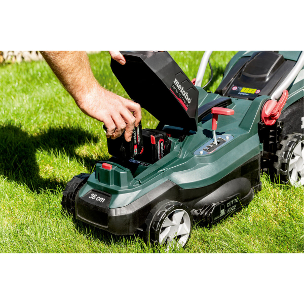 Акумуляторна газонокосарка Metabo RM 36-18 LTX BL 36, 2x5.2Ah, 2xASC 55