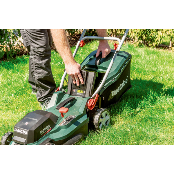 Акумуляторна газонокосарка Metabo RM 36-18 LTX BL 36, 2x5.2Ah, 2xASC 55