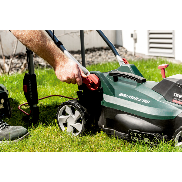 Акумуляторна газонокосарка Metabo RM 36-18 LTX BL 36, 2x5.2Ah, 2xASC 55