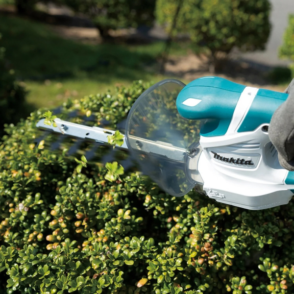 Аккумуляторные ножницы-кусторез Makita UM110DWYX 1 акб 1.5 Ah, з/у