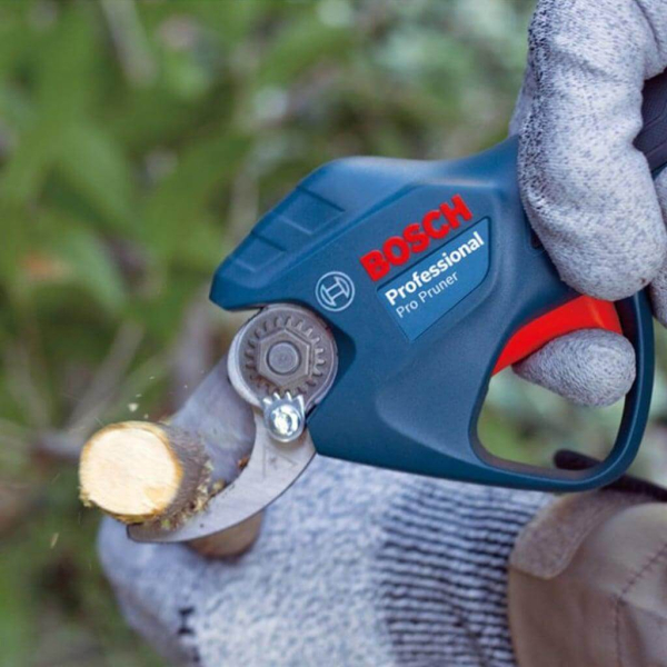 Аккумуляторные садовые ножницы Bosch Professional Pro Pruner, без акб