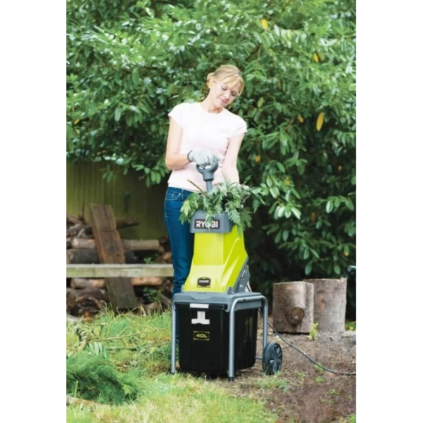 Садовий подрібнювач Ryobi RSH2545B ножовий