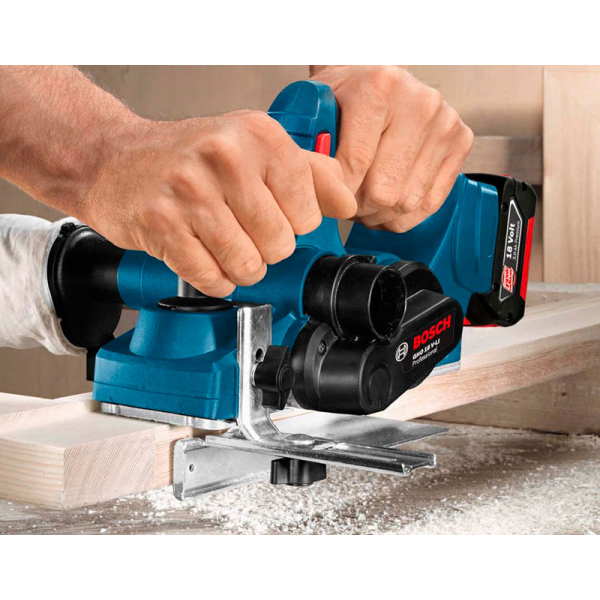 Аккумуляторный рубанок Bosch GHO 18 V-LI Professional, 2x4.0 Ah, з/у, в L-BOXX 238